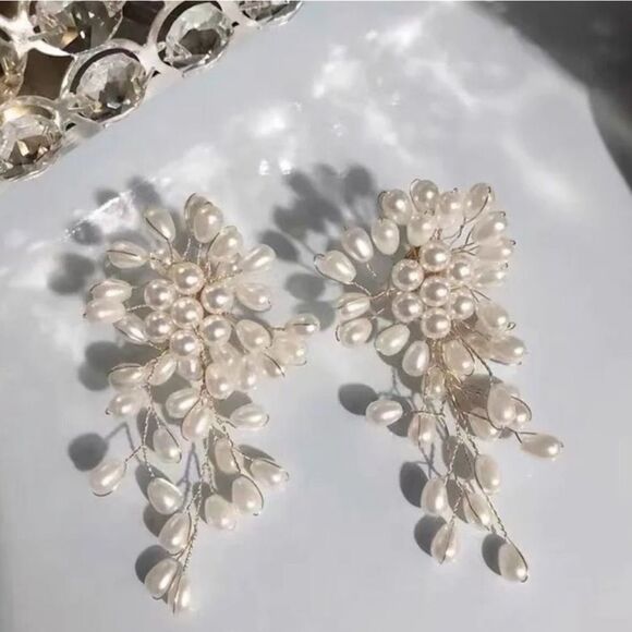 Pearl and Gold Earrings - Picture 2 of 9